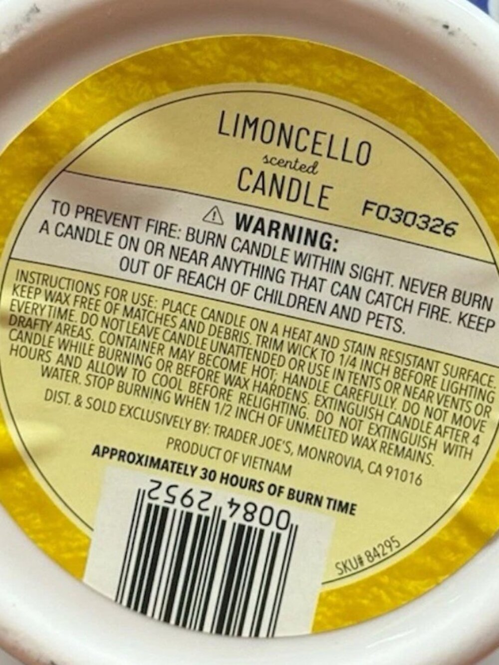 🆕Trader Joe's Limoncello Scented Candle in Ceramic Jar with Lid Limited - Picture 5 of 6